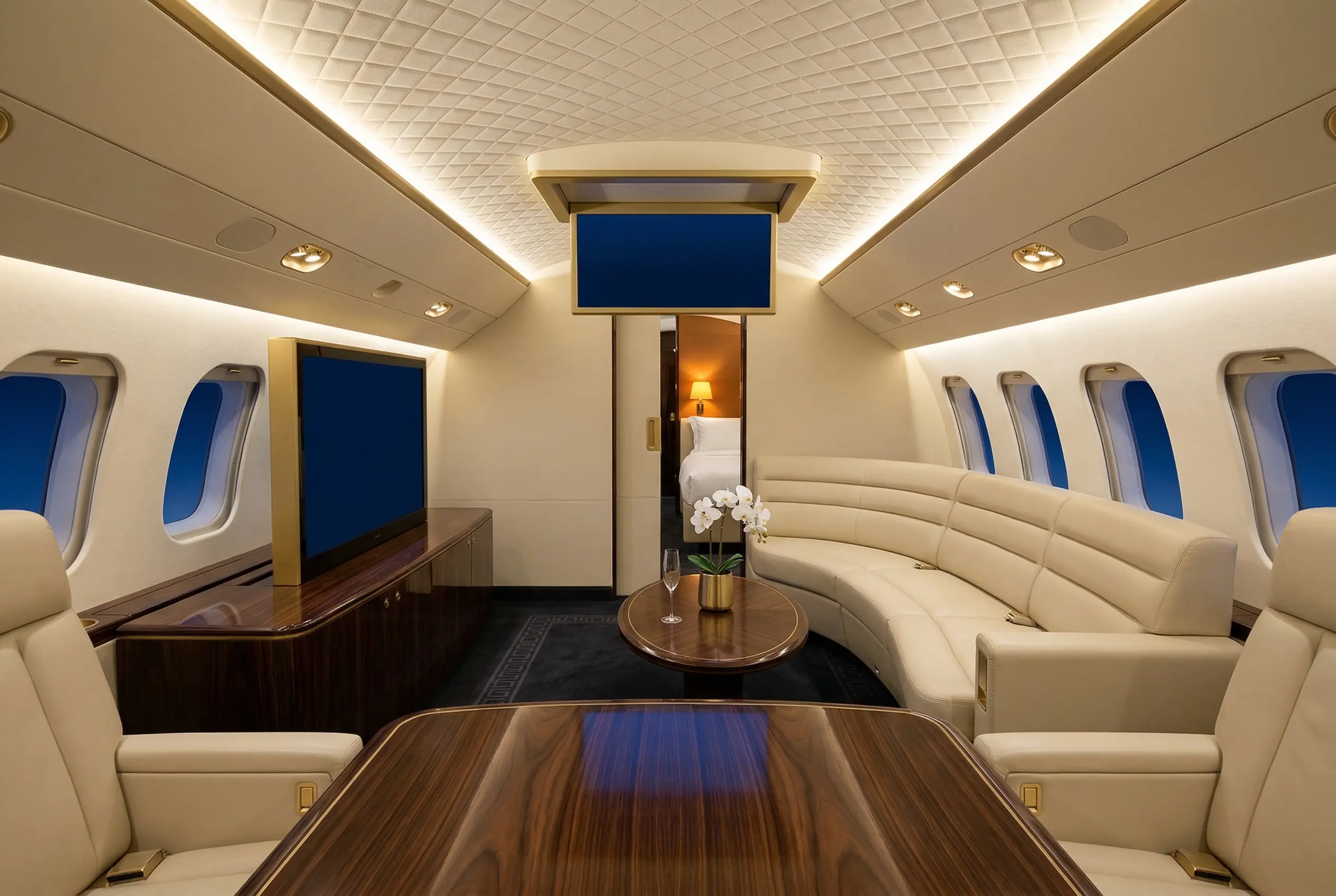 Īpaši Tālā Darbība